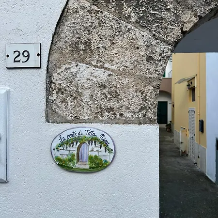 Sotto La Corte Di Tata Nino